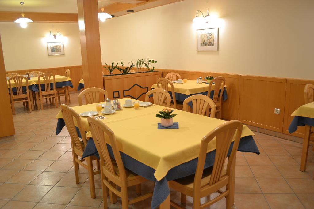 Mini hotel Škofja Loka Exteriör bild